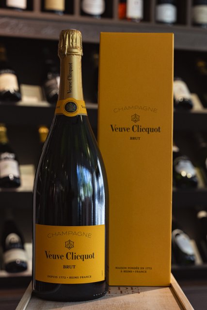 Champagne Veuve Clicquot - Carte Jaune - Magnum 150CL - Estuche