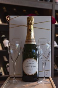 Champagne Laurent-Perrier - La Cuvée - Bottiglia 75 cl - Cofanetto + calici